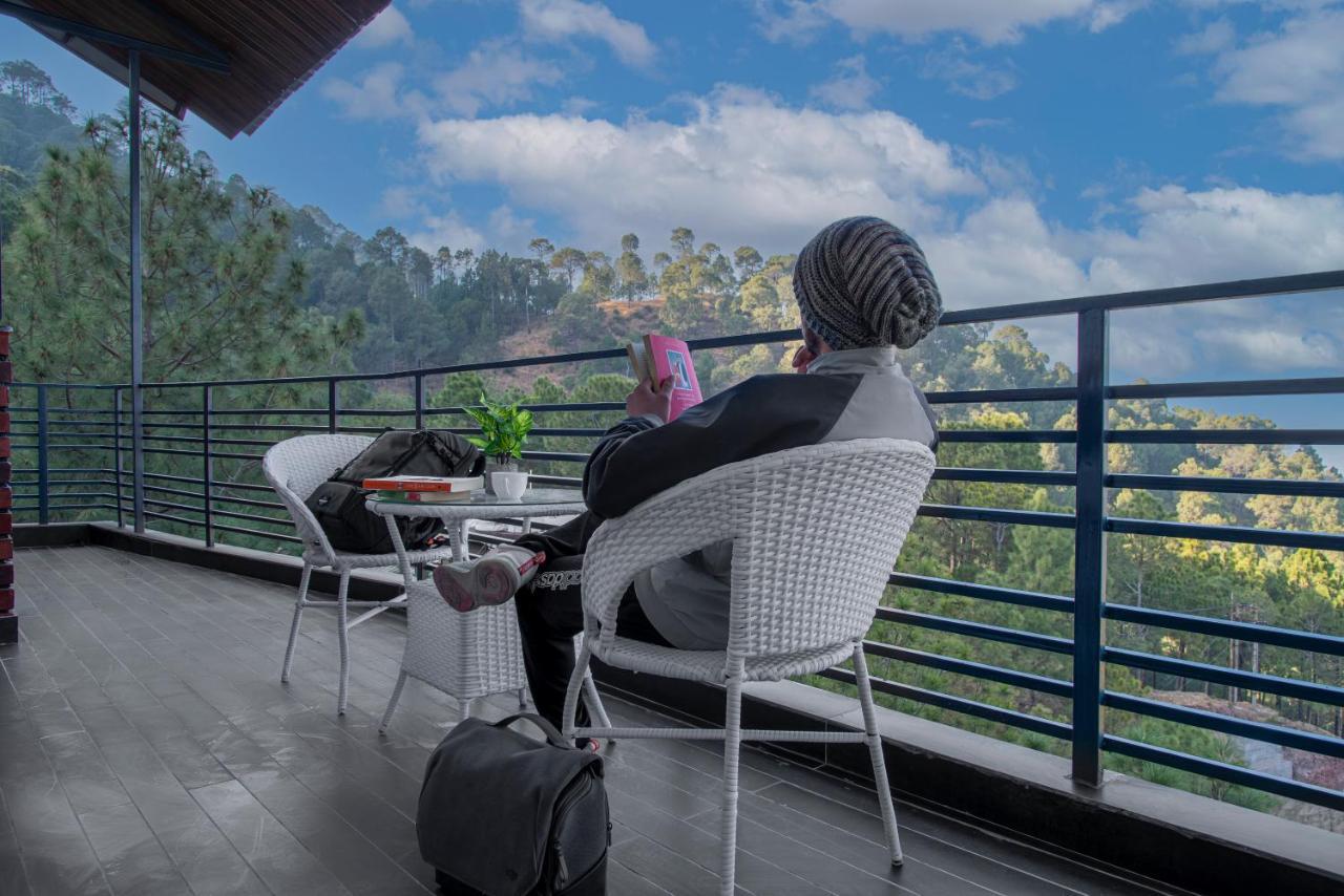 The Hillcrest Paradise Kasauli Exterior foto